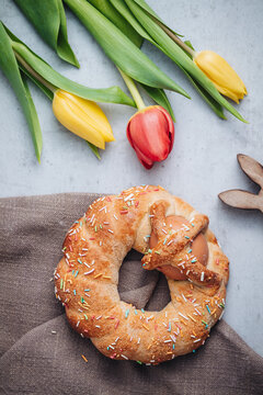 Scarcella, a traditional Apulian pastry for Easter