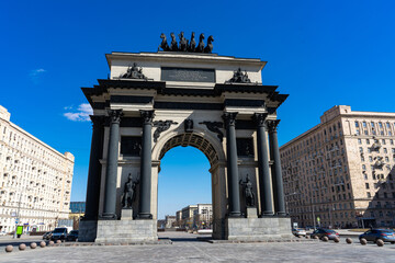 Fototapeta na wymiar Triumphal arch on Kutuzov Avenue in Moscow