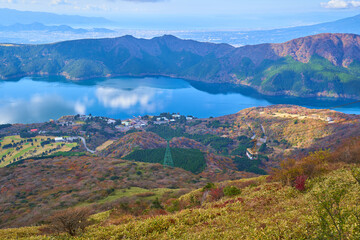 神奈川県箱根町 秋の箱根駒ヶ岳山頂から芦ノ湖方面の眺望