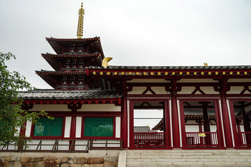 雨の四天王寺