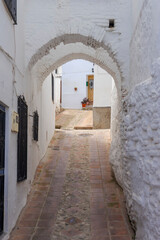 paseo por las calles del municipio de Comares, Málaga