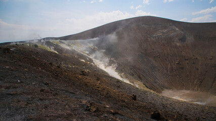fumerolles sur le volcan Vulcano