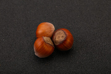 Obraz premium Hazelnut heap isolated over background