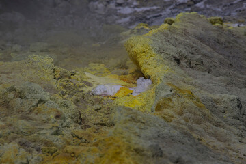 Dépots de souffre sur le volcan Vulcano