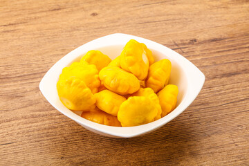 Marinated patissons in the bowl