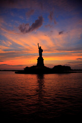 Statua Wolności - zachód słońca