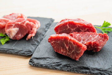 国産牛角切り肉