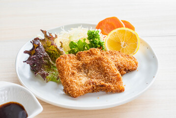 魚のフライ　パンガシウス