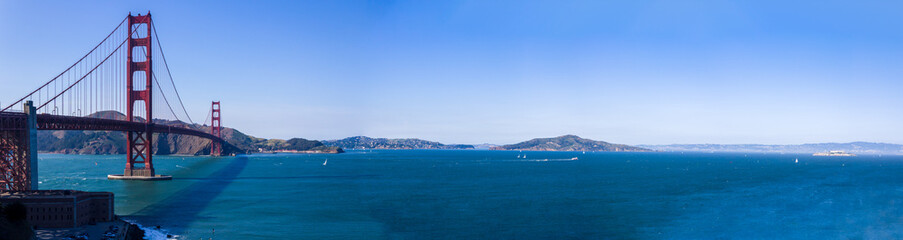 Panorama Golden Gate Bridge to Alcatraz