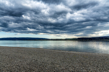 Sturm zieht über den schönen Bodensee Frühjahr 