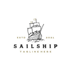 Fototapeta premium Vintage Retro Hipster Sailing Ship Logo Design