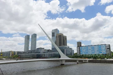 Fototapeten Modern bridge from Puerto Madero, Buenos Aires, Argentina © elleonzebon