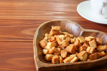 ハート型の食器に盛ったラスク