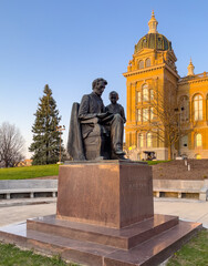 Statue of Abraham and Tad Lincoln at the Iowa State Capitol