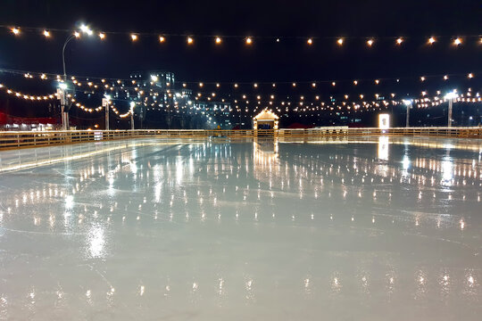 night street ice skating rink