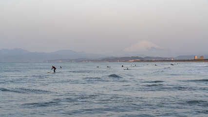 Naklejka premium 湘南 鵠沼海岸と富士山