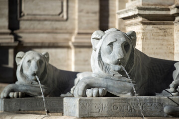 Fontaines représentant des lions