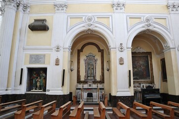Napoli - Cappelle a destra della Basilica di San Severo Fuori le Mura