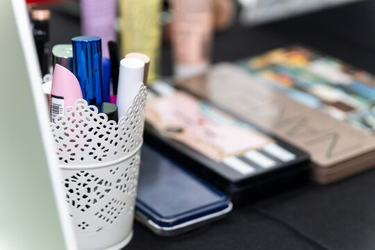 L&aacute;pices y brochas de maquillaje