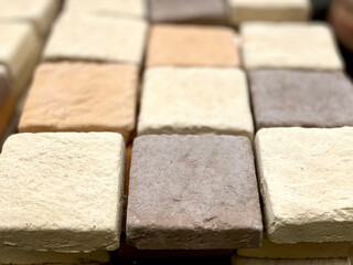 プロバンス風の四角いレンガ