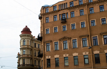 Fototapeta premium old building with a balcony, photo taken in the afternoon