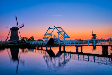 Fototapeta premium Windmills at Kinderdijk in Holland. Netherlands