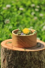 桜の生木を彫った容れ物