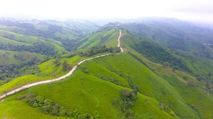 Fototapeta premium camino en montaña