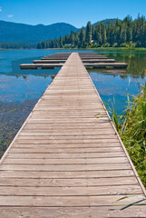 Obraz premium Pier and the lake.