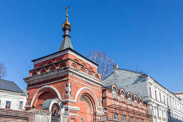 Golden dome of the Church of St. Nicholas the Wonderworker in Podkopai