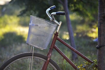 Obraz na płótnie Canvas bag for transporting groceries on a bike in the summer outdoors