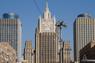 Fototapeta na wymiar Moscow: Stalinist high-rise on Kotelnicheskaya embankment 