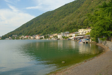 Fototapeta na wymiar La cittadina di Melide sulle rive del Lago Ceresio in Canton Ticino, Svizzera.