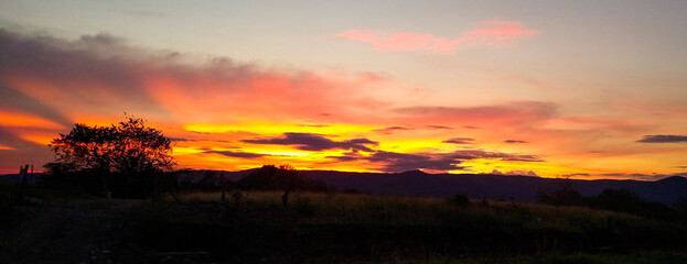 Obraz premium Atardeser fuego