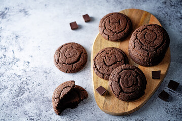Chocolate cookies with chocolate slices