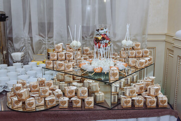 Candy Bar. Sweet wedding presents from the bride and groom