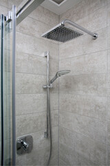 New shower with rainbow and tiled tiles in gray 