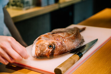 タイを捌くところ