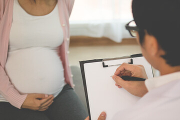 Aaian young pregnant women have psychologist consultation at hospital or clinic,from panic and worried pregnancy condition, expecting family.Which must be treated with therapy before the baby is born.