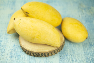 Yellow ripe mango (Nam Dok Mai) Sweet Thai Fruits