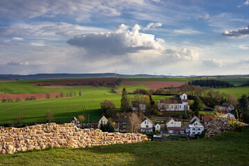 Burgruine Neu-Bolanden im April 2021