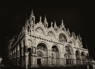 Fototapeta premium Lagunenstadt Venedig bei Nacht