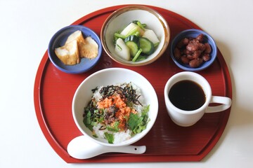 お茶漬けのある朝食