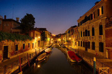 Obraz na płótnie Canvas Lagunenstadt Venedig bei Nacht
