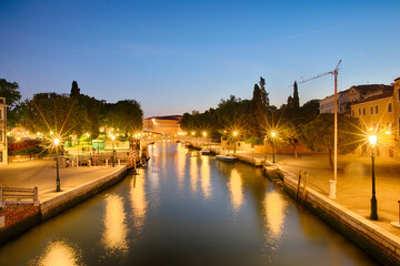 Lagunenstadt Venedig bei Nacht