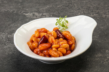 Baked kidney in tomato sauce