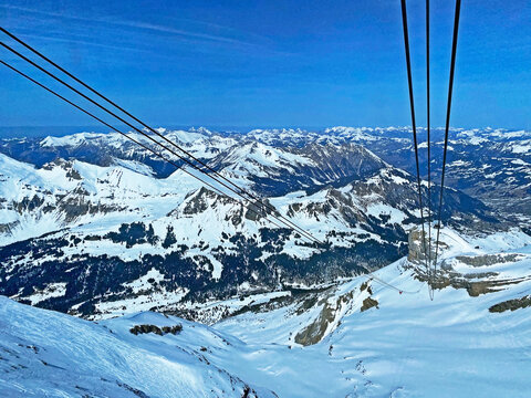 The mountain cable car Col du Pillon - Cabane - Scex Rouge (Glacier 3000 cableway) or Aerial ropeway ride (Aerial tramway), Les Diablerets - Canton of Vaud, Switzerland (Suisse)