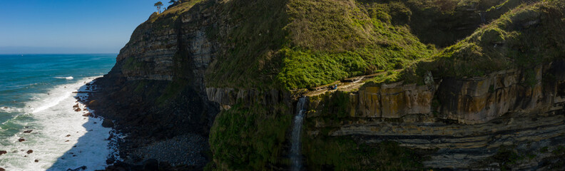 Fototapeta na wymiar La Mexona waterfall, Asturias. spain