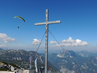 Fototapeta premium Five Fingers es una plataforma de mirador en las montañas Dachstein en el Monte Krippenstein, Austria.