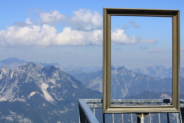 Five Fingers es una plataforma de mirador en las montañas Dachstein en el Monte Krippenstein, Austria.